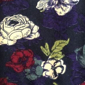 One size NWOT Lularoe leggings